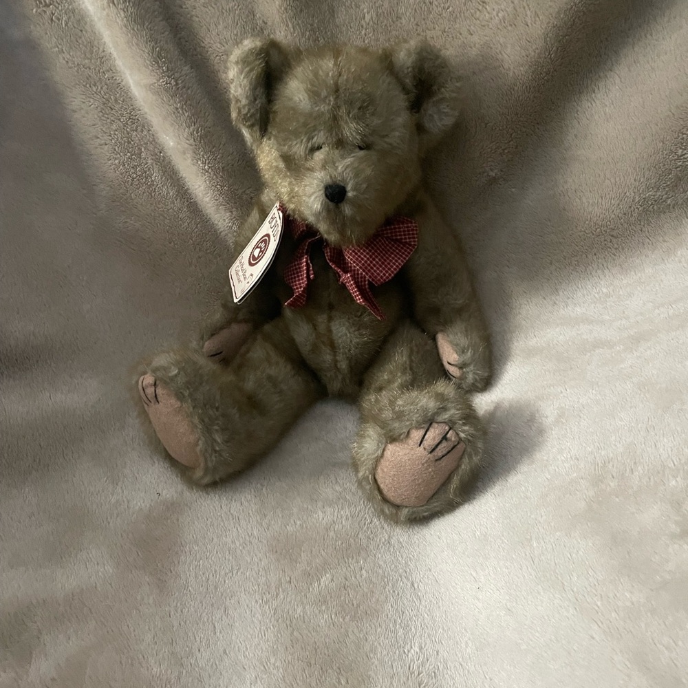 Retired Boyds Bears Minkels D Bearsdale  Teddy with Red Bow